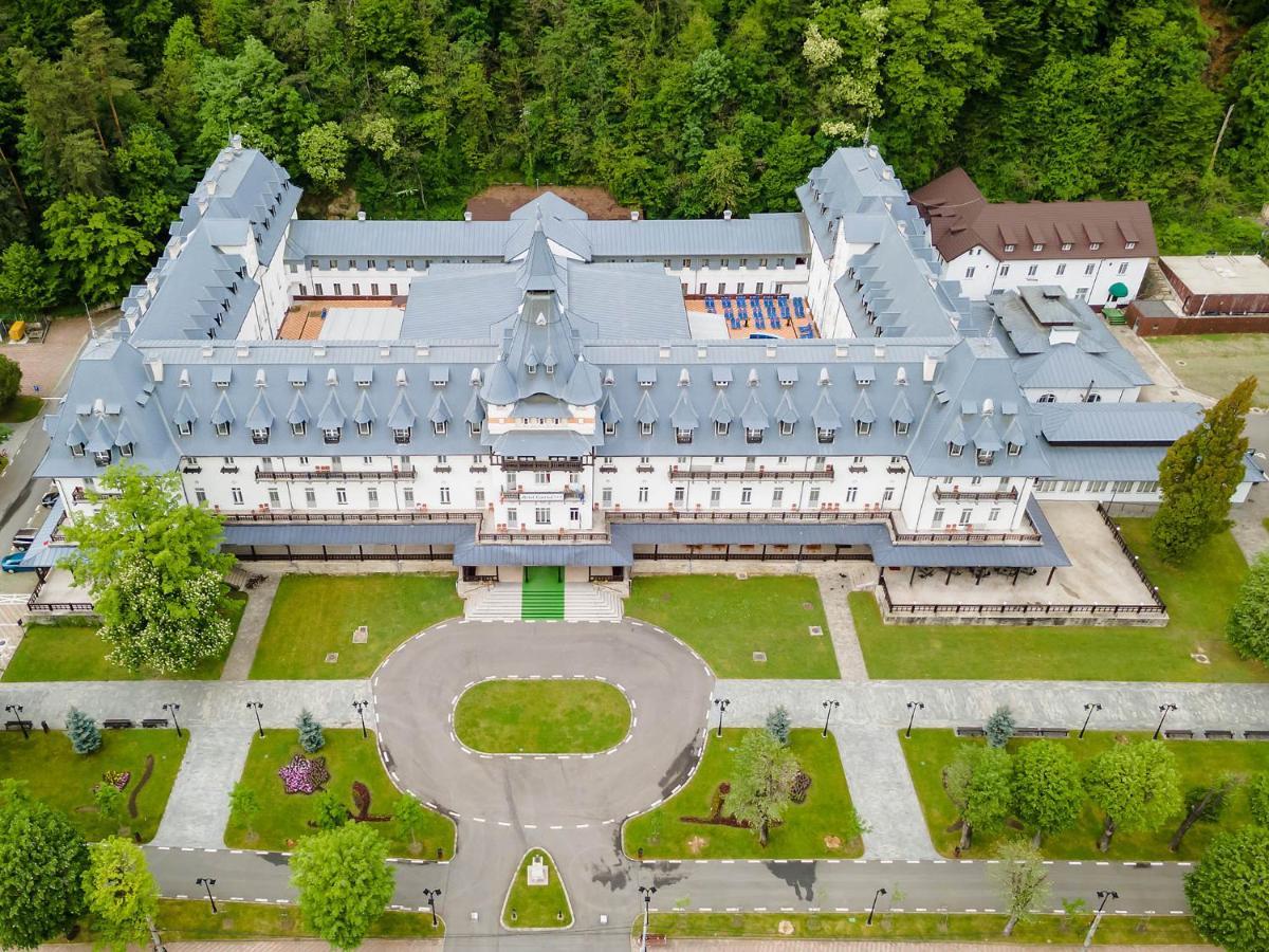 Hotel Central Călimăneşti Buitenkant foto