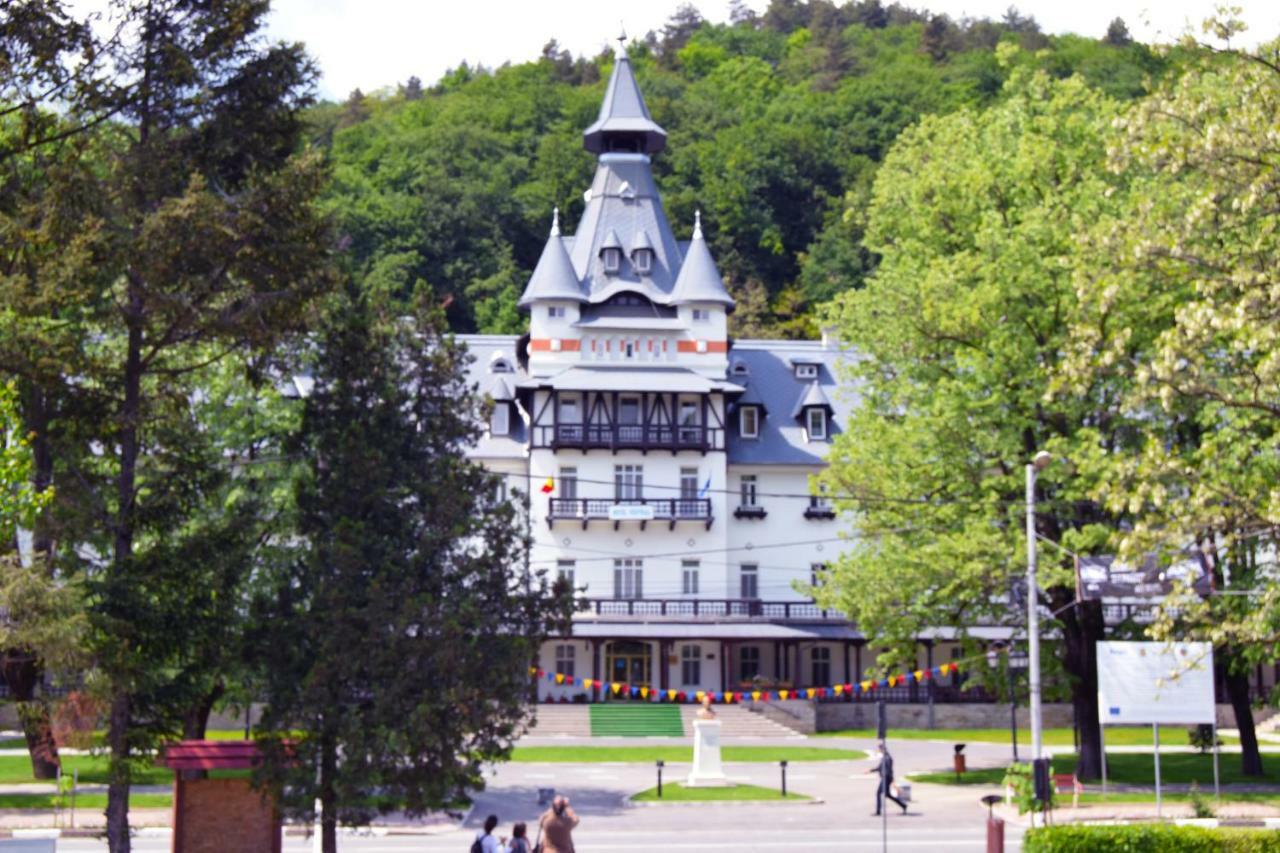 Hotel Central Călimăneşti Buitenkant foto